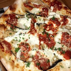 Meet your Posher, Lina